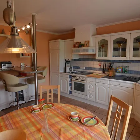 Luxurious Holiday In T Nnesberg With Garden Holiday home *