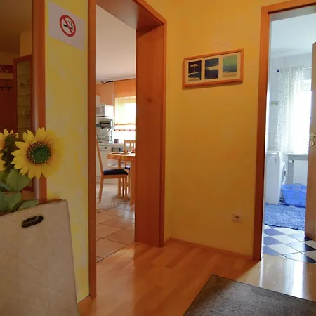 Luxurious Holiday In T Nnesberg With Garden *