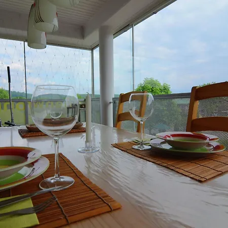 Luxurious Holiday In T Nnesberg With Garden *